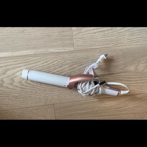 T3 Curling Iron Voluminous Curls 1.5”